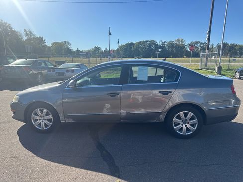 Used 2007 Volkswagen Passat 2.0T image 8