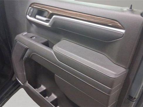 Used 2025 Chevrolet Silverado 1500 LT image 18