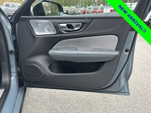 Used 2022 Volvo S60 B5 R-Design image 14