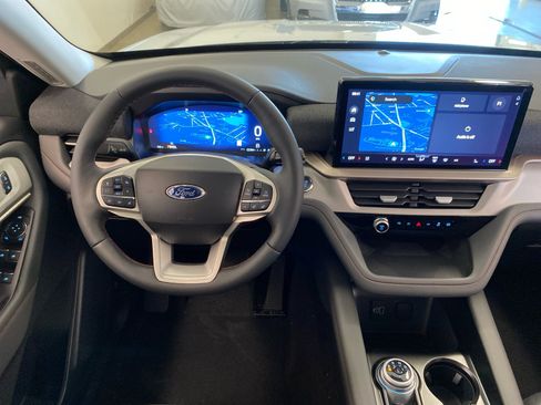 New 2026 Ford Explorer Active w/ Active Comfort Package AWD/4WD image 13