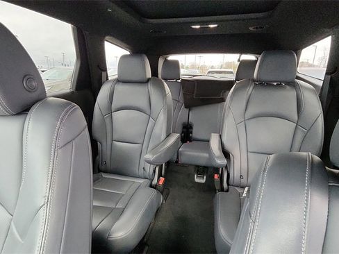 Used 2022 Buick Enclave Essence w/ Experience Buick Package image 12