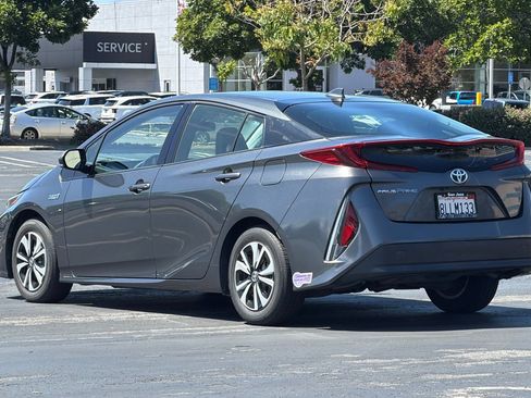 Used 2019 Toyota Prius Prime Premium image 6