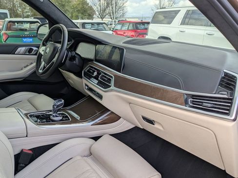 Used 2020 BMW X7 xDrive40i w/ Executive Package image 29