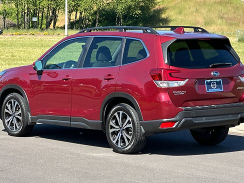 Used 2022 Subaru Forester Limited w/ Popular Package #2 AWD/4WD image 5