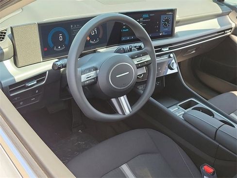 New 2025 Hyundai Sonata SEL image 6