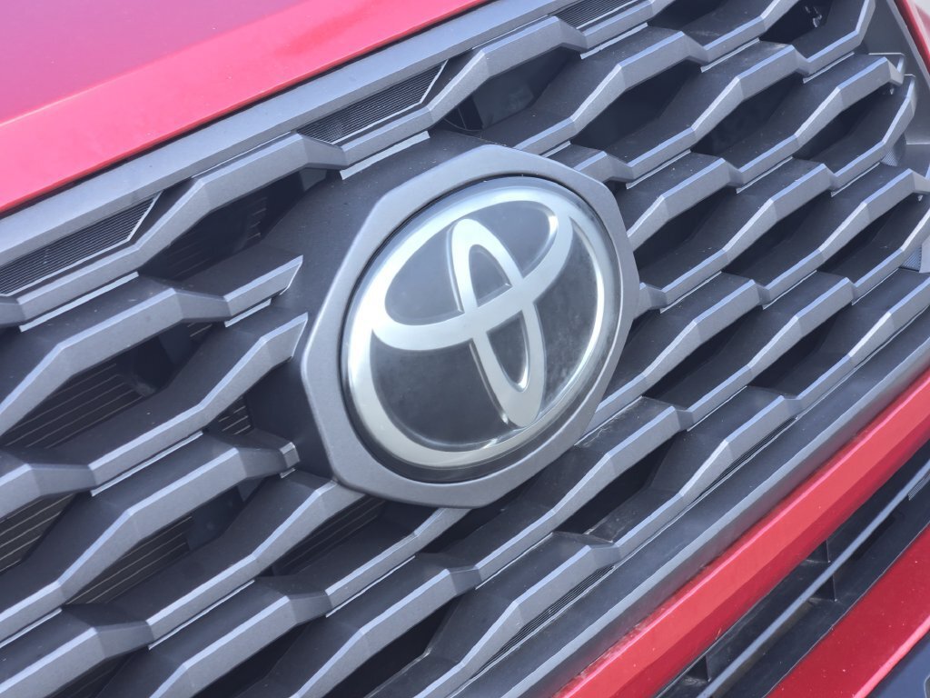 Used 2022 Toyota Tacoma TRD Off-Road AWD/4WD image 13