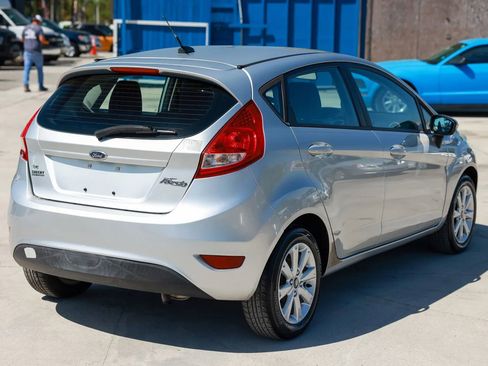 Used 2013 Ford Fiesta SE image 7