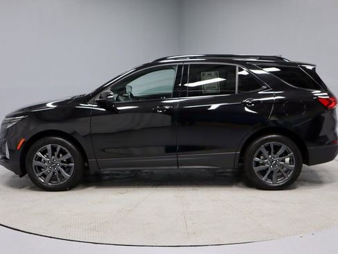 Used 2022 Chevrolet Equinox RS w/ Infotainment Package image 9