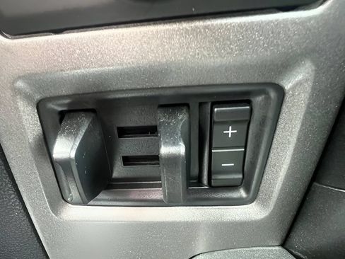Used 2017 Ford F150 Raptor w/ Equipment Group 802A Luxury AWD/4WD image 30