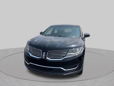 Used 2018 Lincoln MKX Select w/ Select Plus Package AWD/4WD image 3