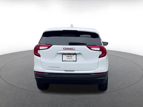Used 2024 GMC Terrain SLE image 12