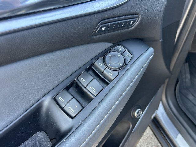 Used 2019 Buick Enclave Premium w/ Experience Buick Package FWD image 19