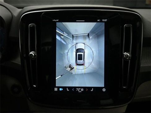 Used 2025 Volvo XC40 B5 Ultra image 12