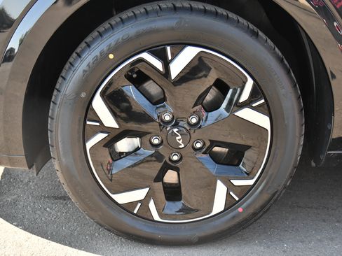 Used 2023 Kia Niro Wind FWD image 12