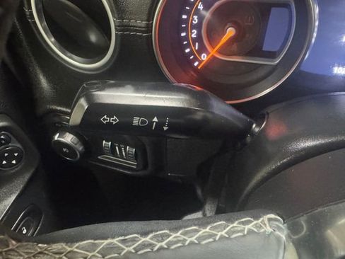 Used 2018 Jeep Wrangler Unlimited Sahara AWD/4WD image 22