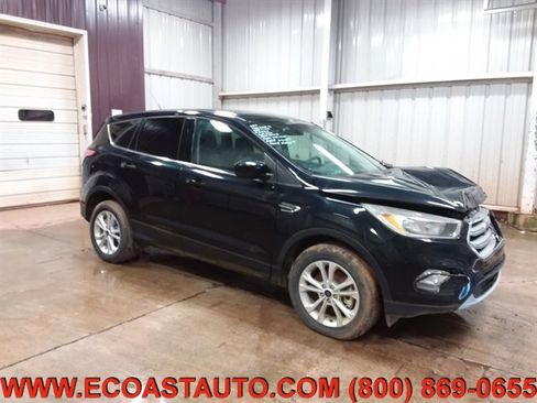 Used 2017 Ford Escape SE image 3
