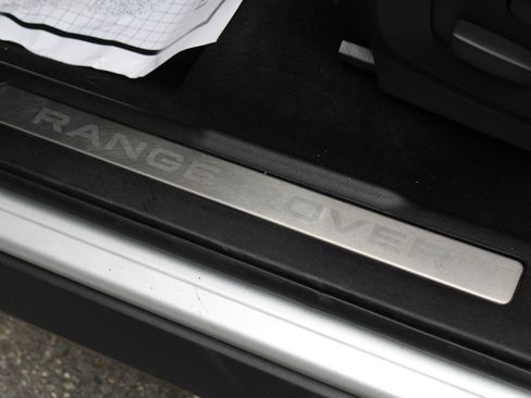 Used 2015 Land Rover Range Rover Evoque Pure Plus image 25