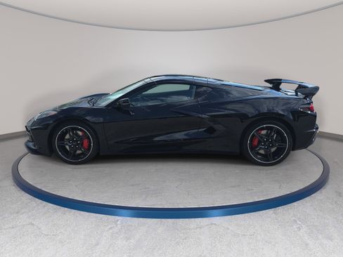 Used 2025 Chevrolet Corvette Stingray Coupe w/ Z51 Performance Package RWD image 8