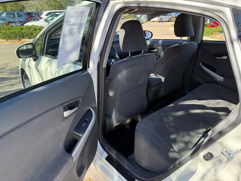 Used 2010 Toyota Prius Five image 11