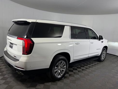Used 2025 GMC Yukon XL Denali AWD/4WD image 5