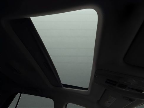 Used 2013 GMC Terrain SLE w/ Chrome and Technology Package image 19