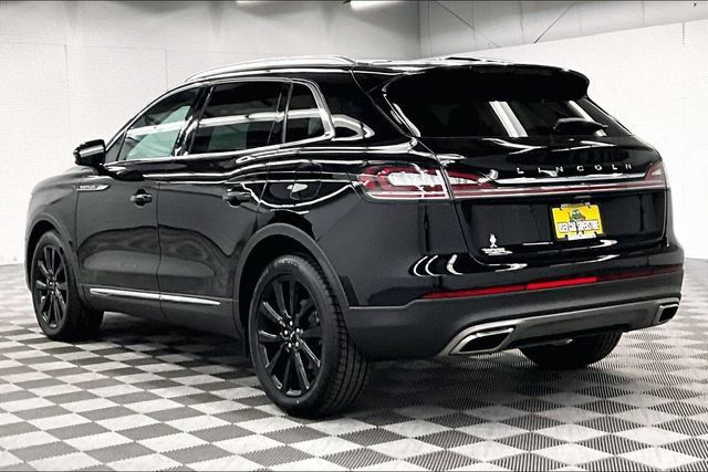 Used 2023 Lincoln Nautilus Reserve w/ Monochromatic Package FWD image 2