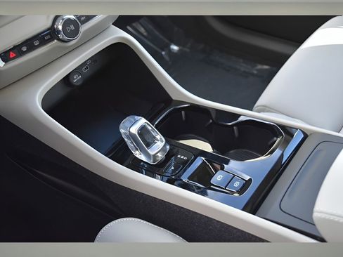 New 2026 Volvo XC40 B5 Ultra w/ Protection Package Premier image 24