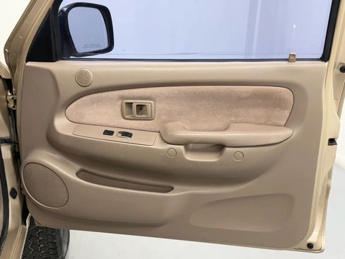 Used 2001 Toyota Tacoma PreRunner image 21
