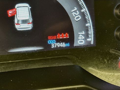 Used 2025 Toyota RAV4 LE AWD/4WD image 19