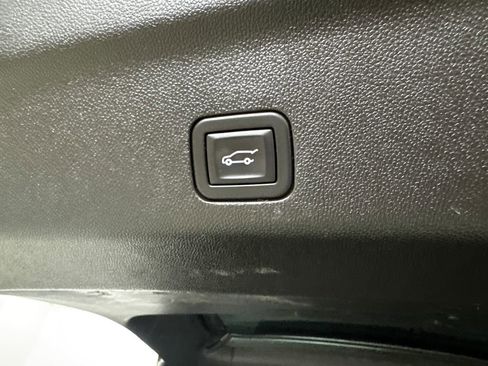 Used 2023 Chevrolet Suburban Premier AWD/4WD image 42