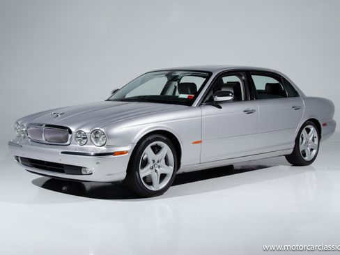 Used 2005 Jaguar XJ Vanden Plas Super V8 image 3