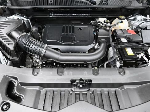 Used 2025 Chevrolet Blazer LT FWD image 16