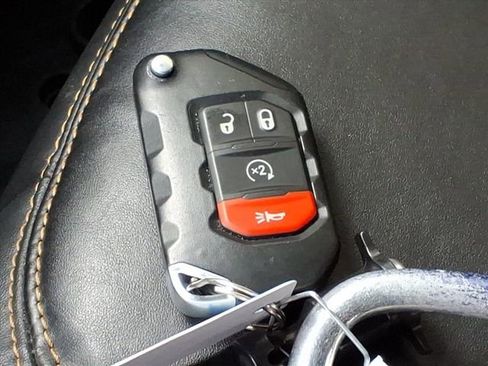 New 2025 Jeep Wrangler Unlimited Rubicon 392 image 27