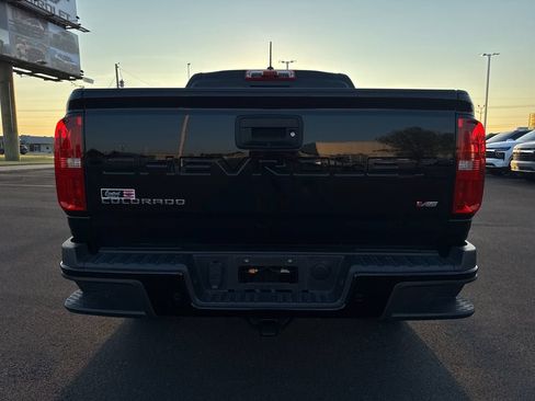 Used 2021 Chevrolet Colorado Z71 w/ Z71 Midnight Edition AWD/4WD image 5