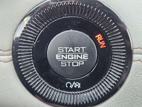 Used 2025 Jeep Compass Limited AWD/4WD image 25