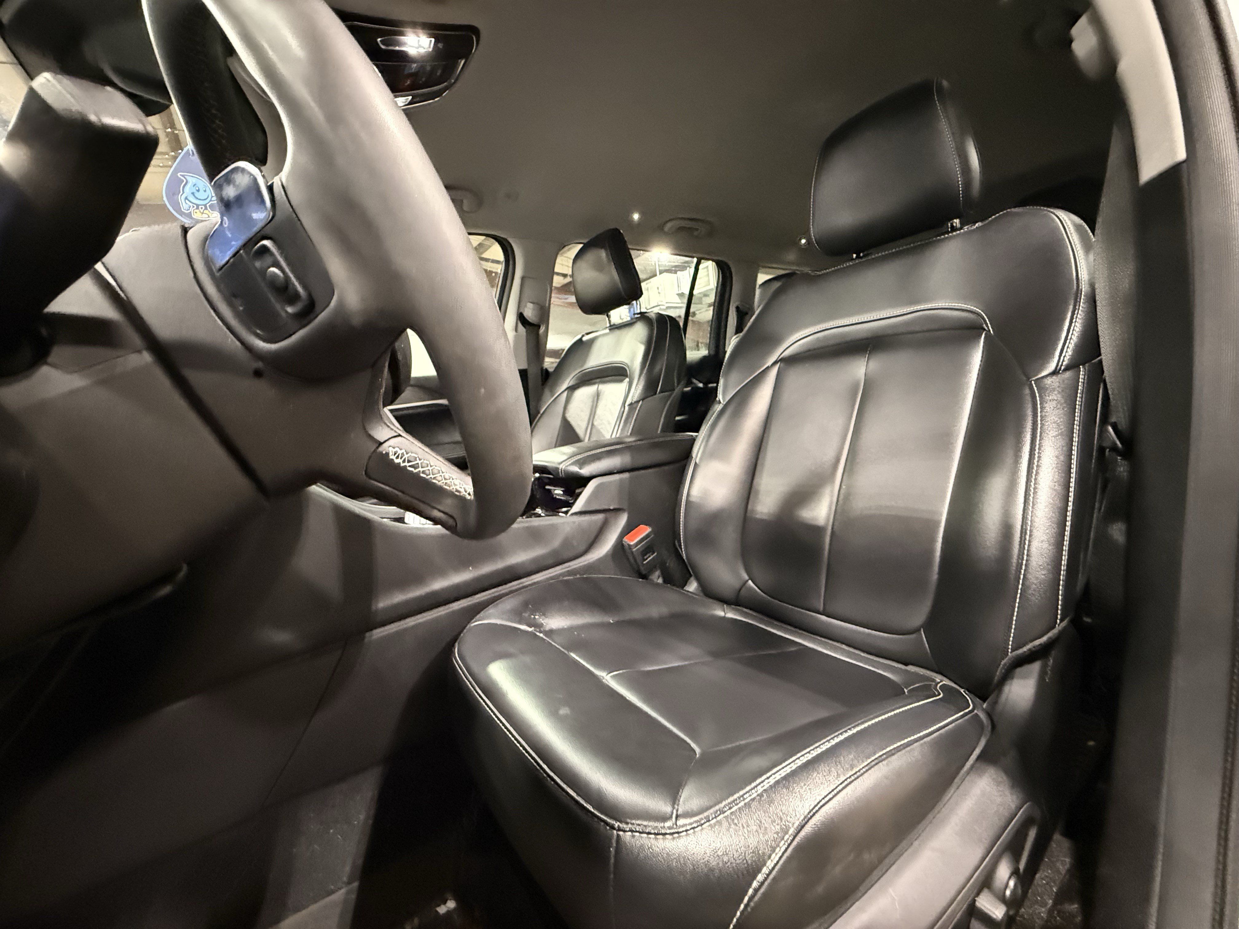 Used 2023 Jeep Grand Cherokee L Limited w/ Black Appearance Package RWD image 14