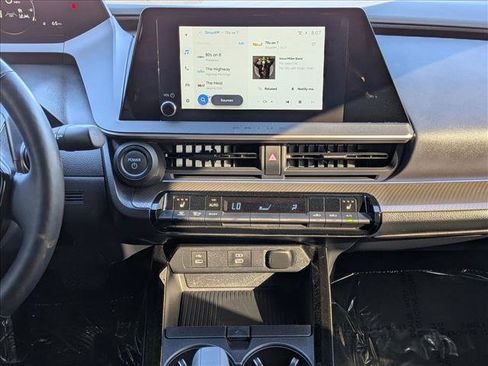 Used 2024 Toyota Prius XLE FWD image 14