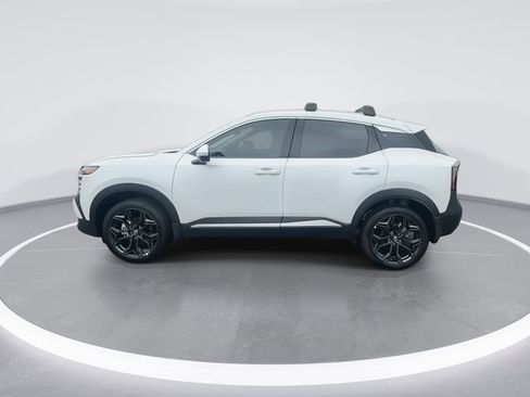 New 2025 Nissan Kicks SR image 5