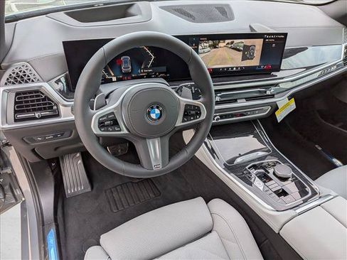 Used 2026 BMW X5 sDrive40i w/ M Sport Package RWD image 3