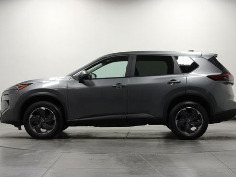 Used 2024 Nissan Rogue SV AWD/4WD image 7
