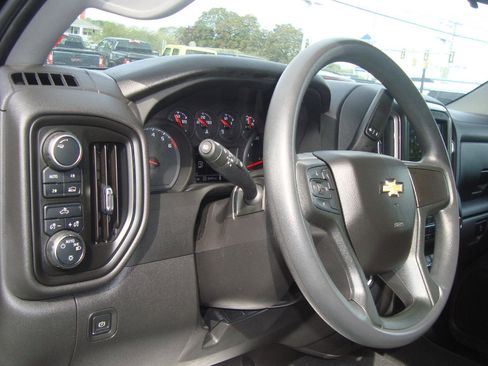Used 2022 Chevrolet Silverado 1500 Custom image 31
