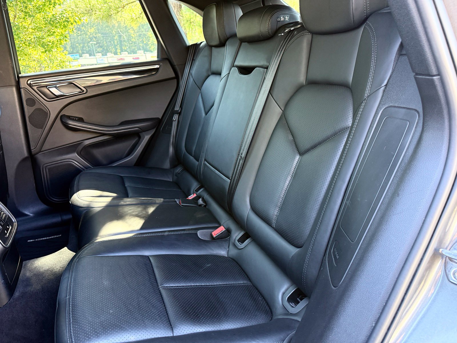 Used 2015 Porsche Macan S AWD/4WD image 38