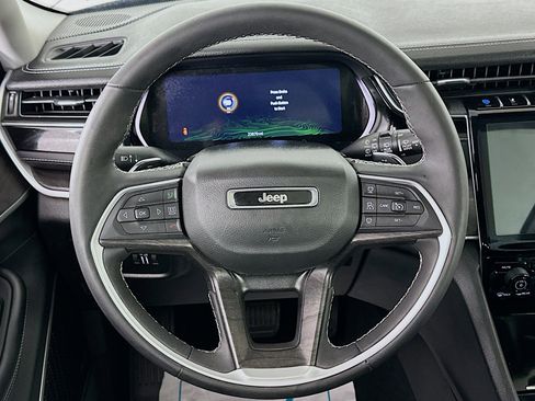 Used 2023 Jeep Grand Cherokee 4WD 4xe image 18