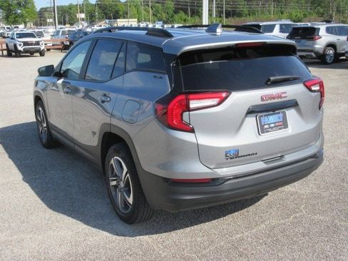Used 2023 GMC Terrain SLE w/ Driver Convenience Package FWD image 7