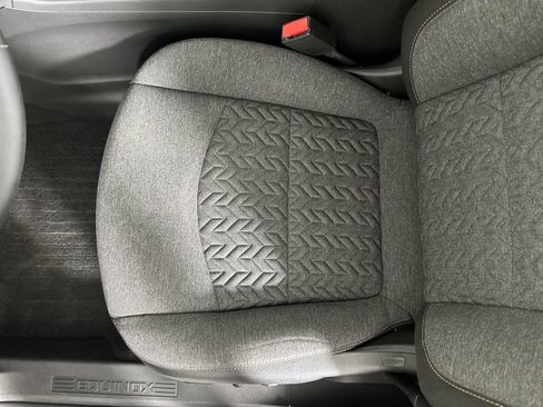 Used 2023 Chevrolet Equinox LT FWD image 23