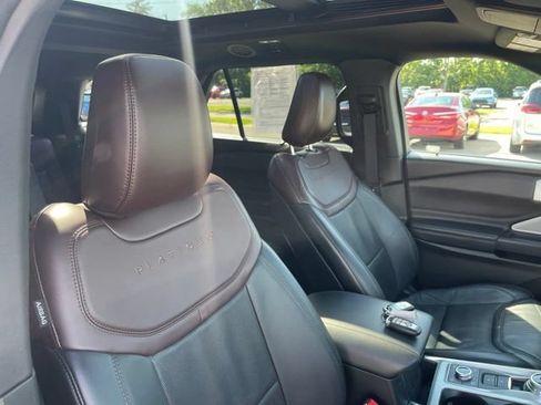 Used 2020 Ford Explorer Platinum w/ Premium Technology Package AWD/4WD image 38