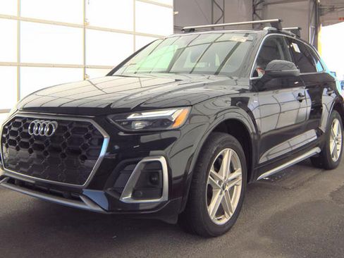 Used 2021 Audi Q5 e Premium w/ Convenience Package AWD/4WD image 3