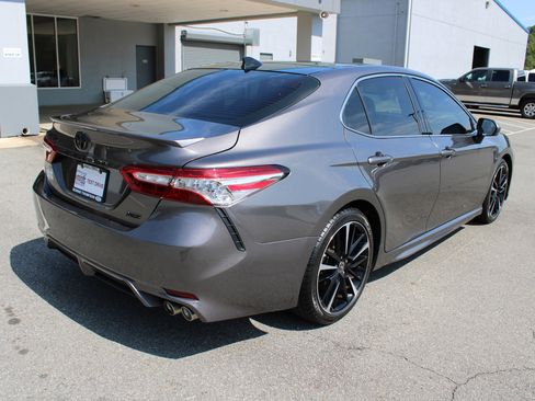 Used 2020 Toyota Camry XSE image 3