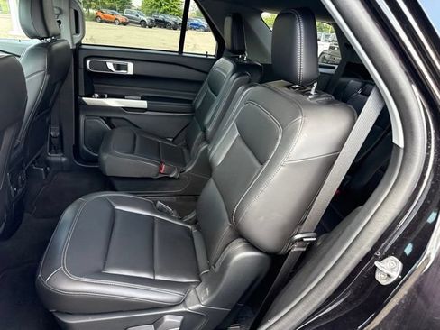 Used 2023 Ford Explorer XLT w/ Equipment Group 202A AWD/4WD image 9