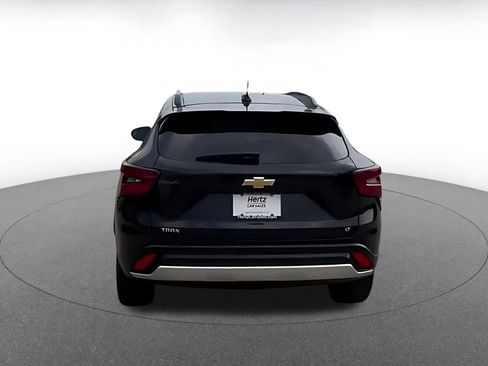 Used 2025 Chevrolet Trax LT image 11